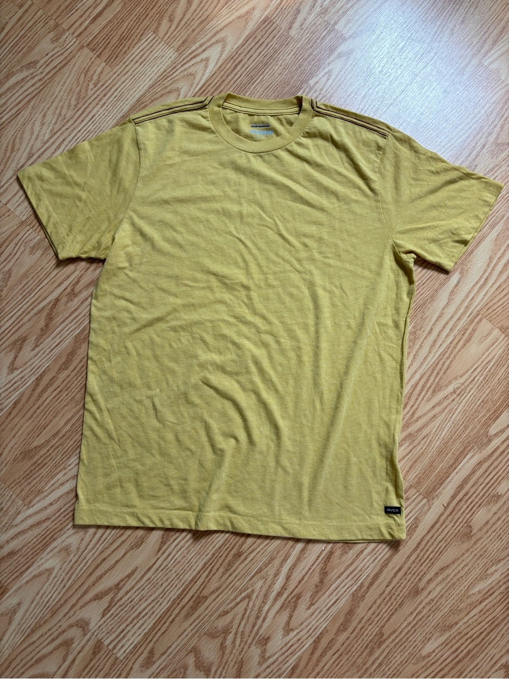 Men's Yellow Crew Neck T-Shirt RVCA size small nwot